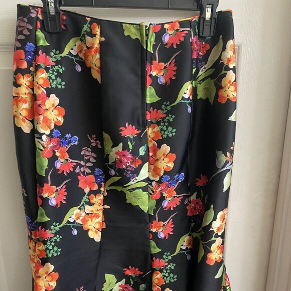 2-Piece Black Lace & Floral Satin Dress – Elegant Evening or Prom Look - Picture 10 of 11